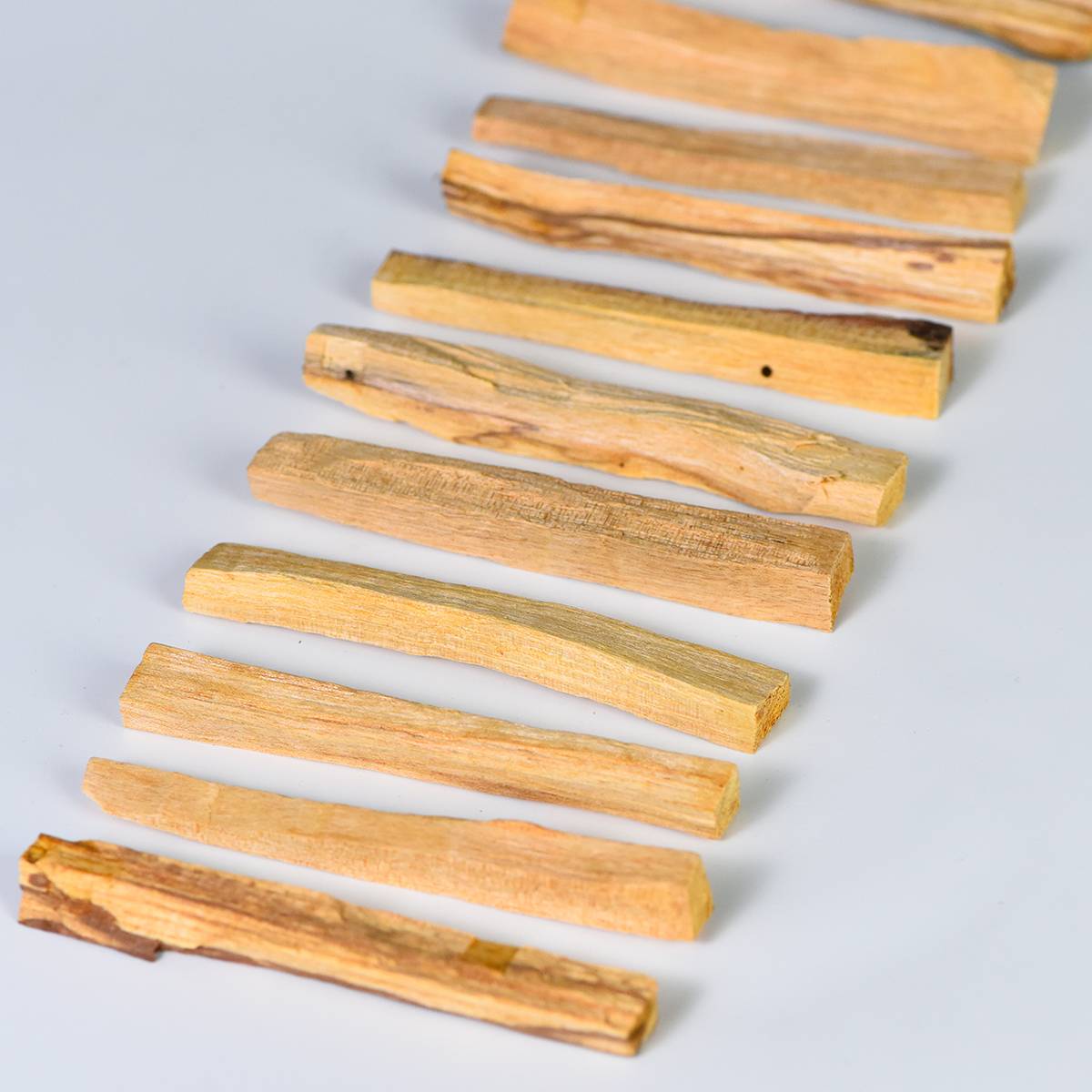 Palo Santo High-Oil Incense Sticks &Cones: Natural Space Purification & Crystal Cleansing