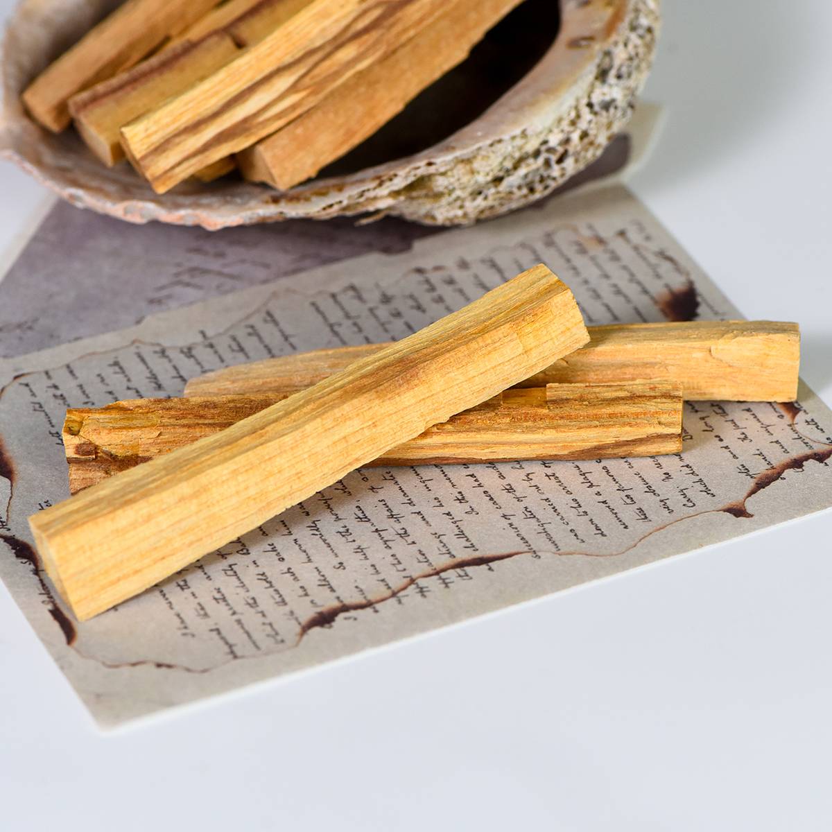 Palo Santo High-Oil Incense Sticks &Cones: Natural Space Purification & Crystal Cleansing