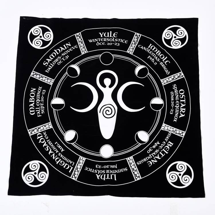 Mystical Tarot Tablecloth & Velvet Cloth Pad - Sacred Divination Mat with Non-Woven Patterns